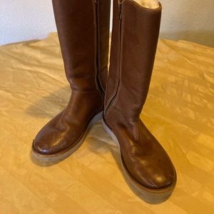 Brand new size 7 uggs